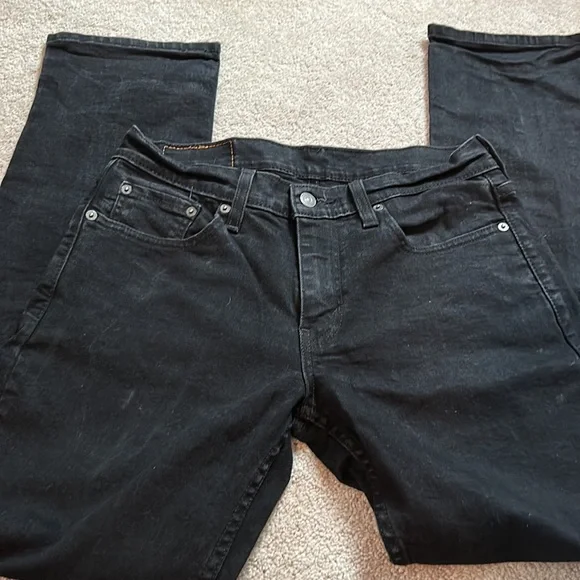 Black Levi Jeans. - Picture 3 of 3